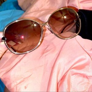 Leila Tom Ford sunglasses​